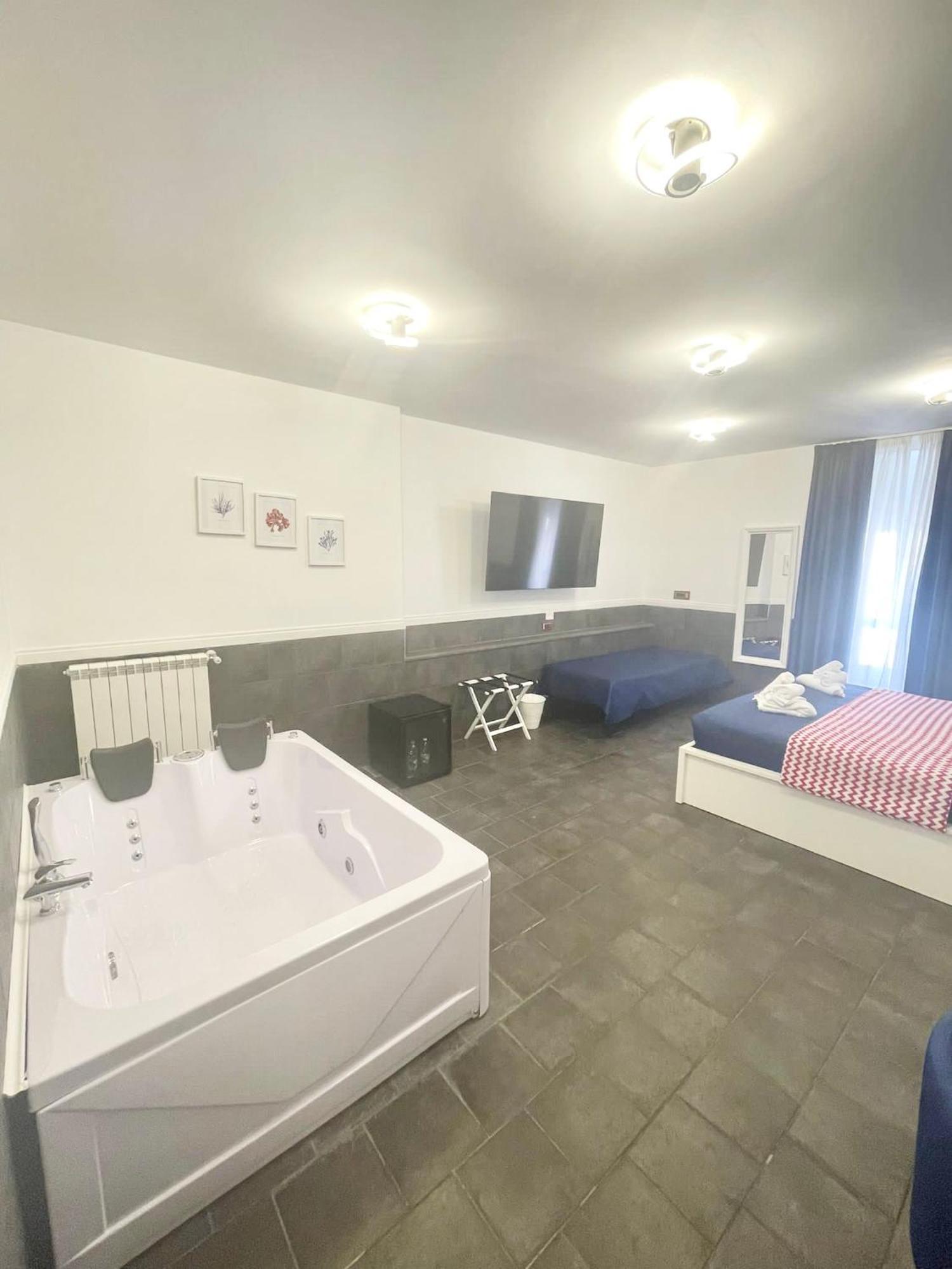 Yacht Club Angioino Otel Napoli Dış mekan fotoğraf